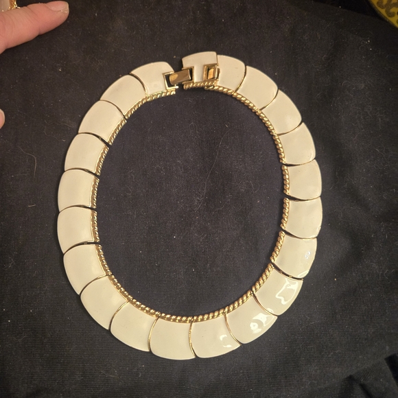 Vintage Butler White Enamel & Gold Rope Statement Set - Picture 2 of 8